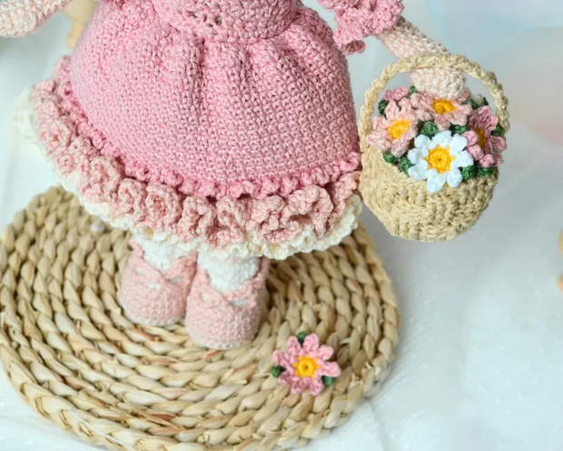 CLARA the Carnation Girl, Doll Pattern