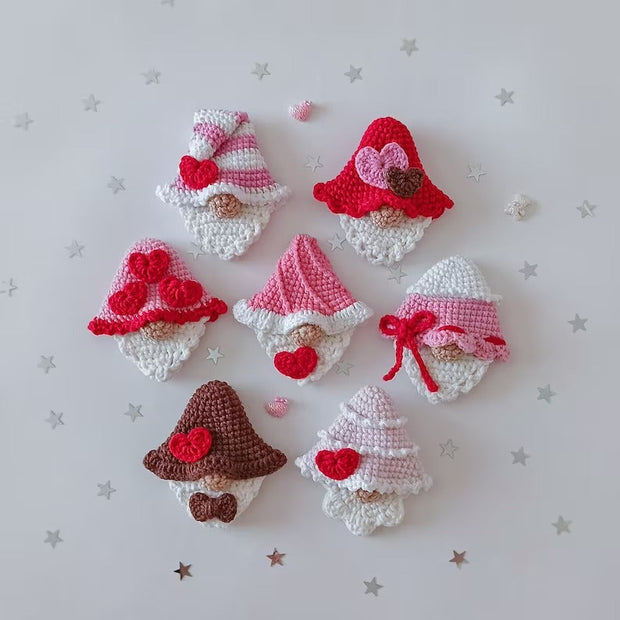 Set of 7 gnome with hearts