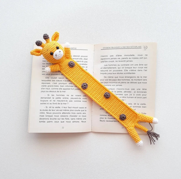 The crochet animal bookmark