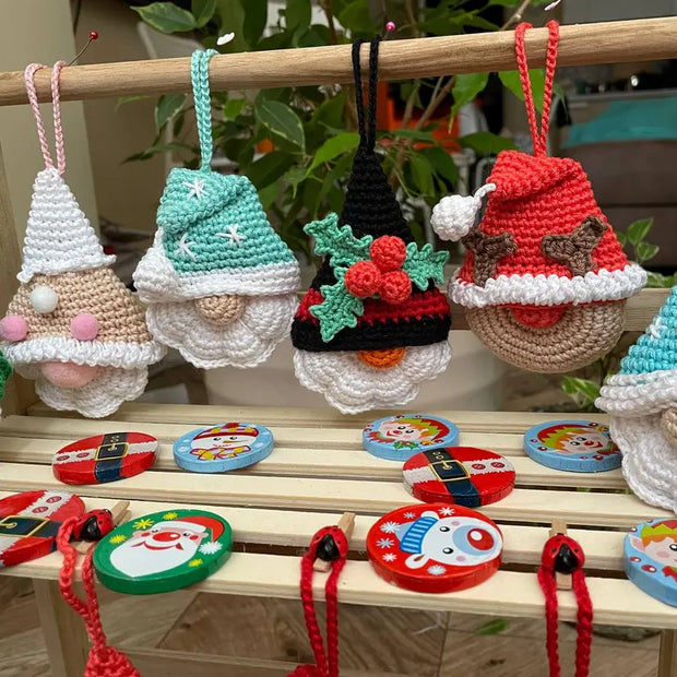 10 in 1 Christmas gnomes crochet pattern