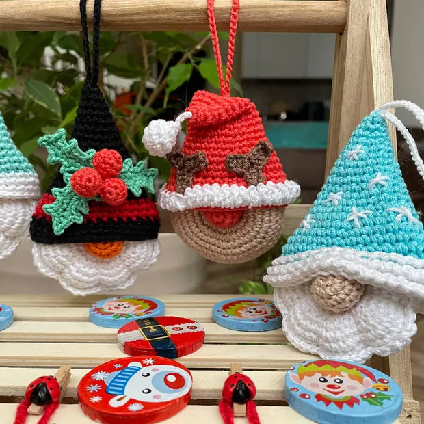 10 in 1 Christmas gnomes crochet pattern