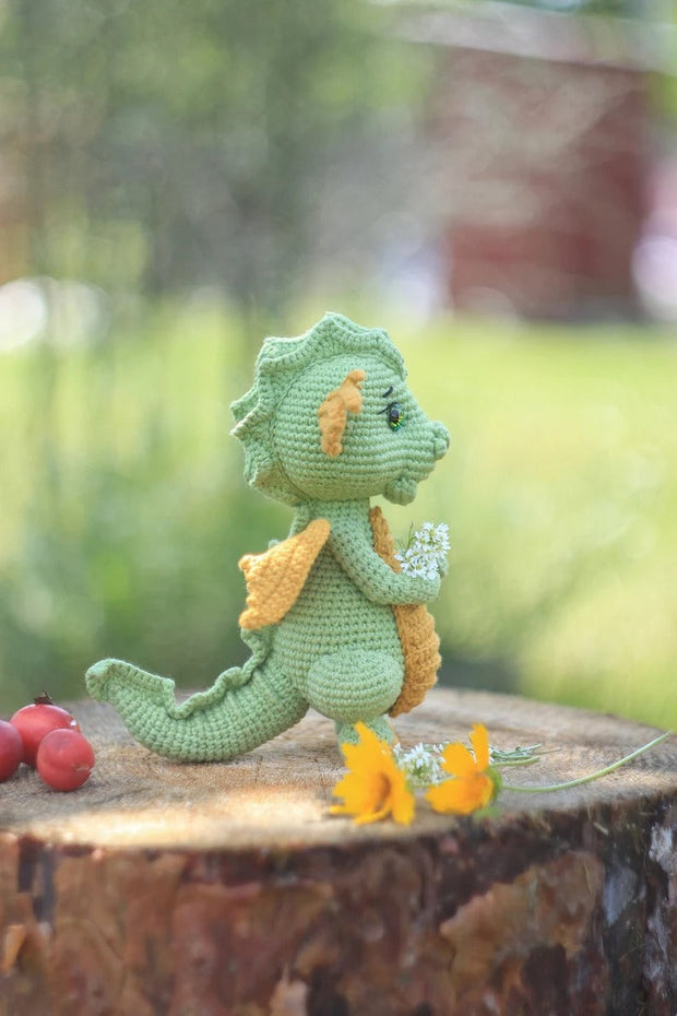 Crochet pattern Dragon Scamp