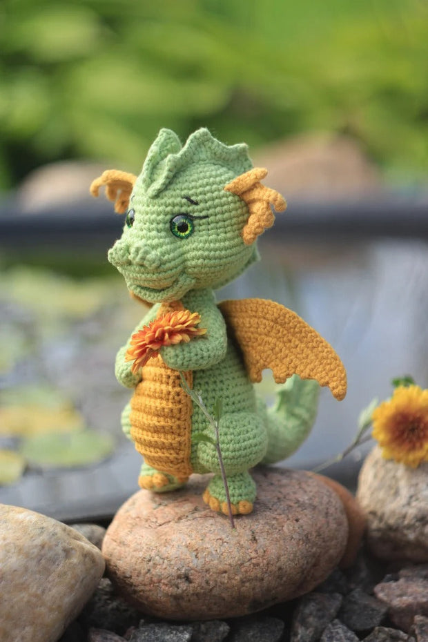 Crochet pattern Dragon Scamp